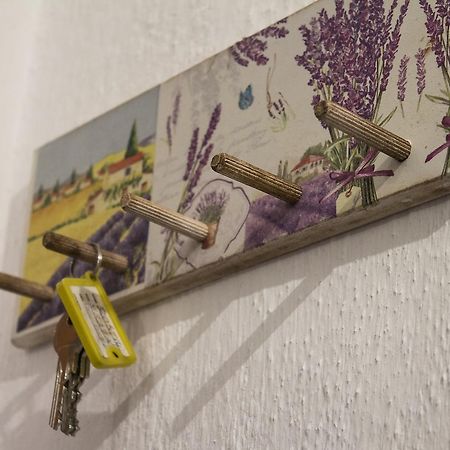 Kuca Lavanda Dreznjak Bagian luar foto